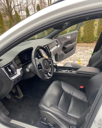 Volvo V60 cena 75800 przebieg: 118000, rok produkcji 2018 z Mielec małe 352